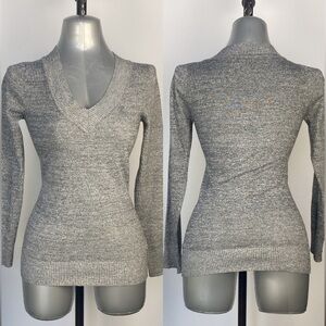 3/$15 Grey slubby cotton blend casual long sleeve vneck top size medium
